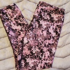 Fabletics cropped leggings